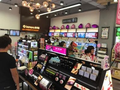開(kāi)業(yè)不滿三月顧客盈門(mén) 探索化妝品零售的O2O變革之道